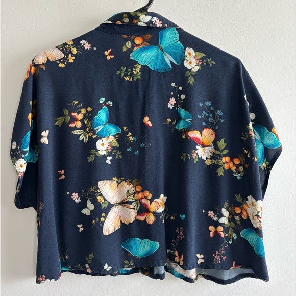 Farm Rio Floral Butterfly Print Button-Up Shirt blue Petite - Picture 2 of 10